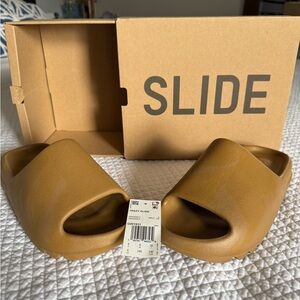 Yeezy Slide Sandals in Tan
